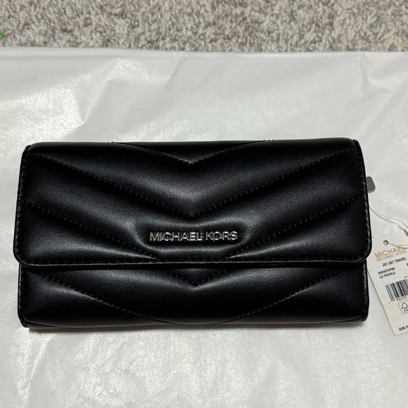 NWT Michael Kors Jet Set Travel Large Quilted Tri-Fold Wallet in Black - Picture 4 of 11